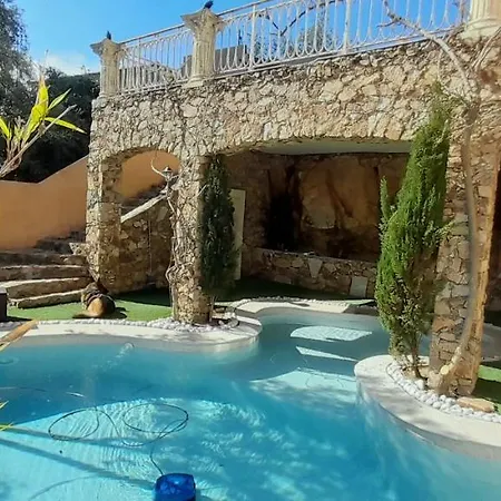Romana Villa *