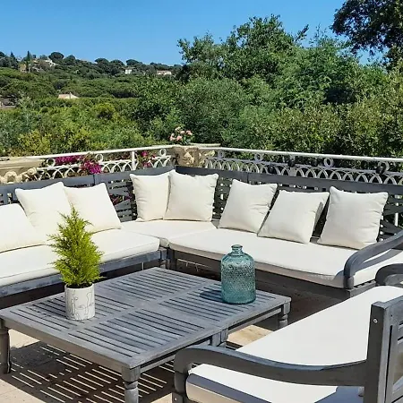 Romana Villa La Garonnette-Plage